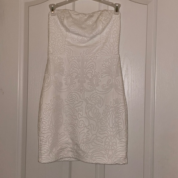 White strapless dress with texture pattern - Picture 1 of 3